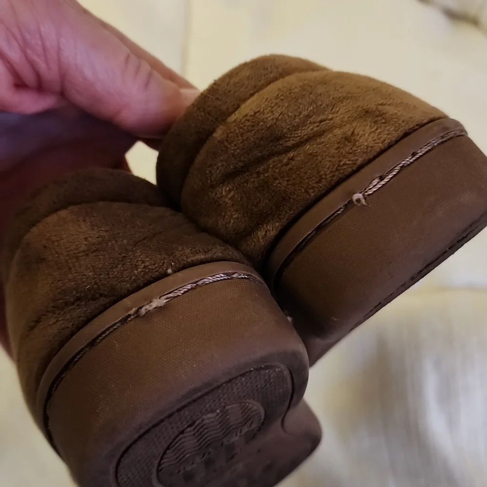 Ailvyang Dump Truck Slippers Brown Size 14